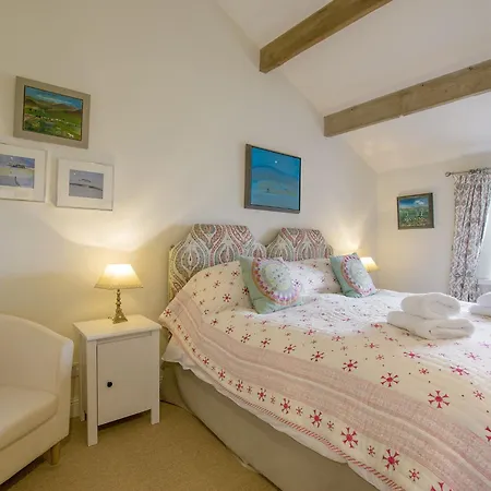 Moor Tops By Birch * Broughton (North Yorkshire)