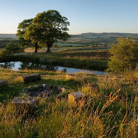 Moor Tops By Birch * Broughton (North Yorkshire)